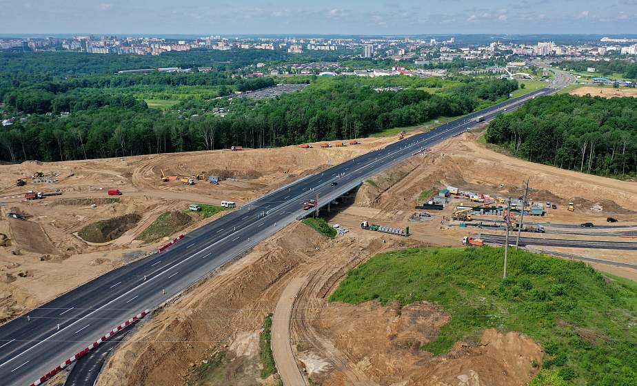 На строительстве моста под Гродно уже укладывают асфальт в сторону М6 (+видео)