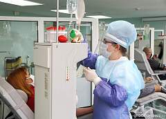 Если врач настроен реализовать себя в профессии, у него есть все возможности заработать и авторитет, и материальные блага