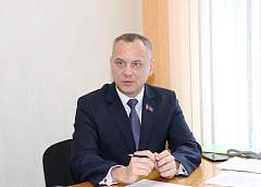  Член Совета Республики Национального собрания Республики Беларусь седьмого созыва от Гродненской области Игорь Гедич проведет прямую линию