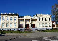 Государство заботится о всестороннем творческом развитии подрастающего поколения