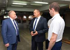 Озеленение Гродно, новая жизнь старых зданий и городские перспективы. О чем шла речь на встречах Виктора Лисковича с коллективами Гродненской типографии и перчаточной фирмы «Акцент»