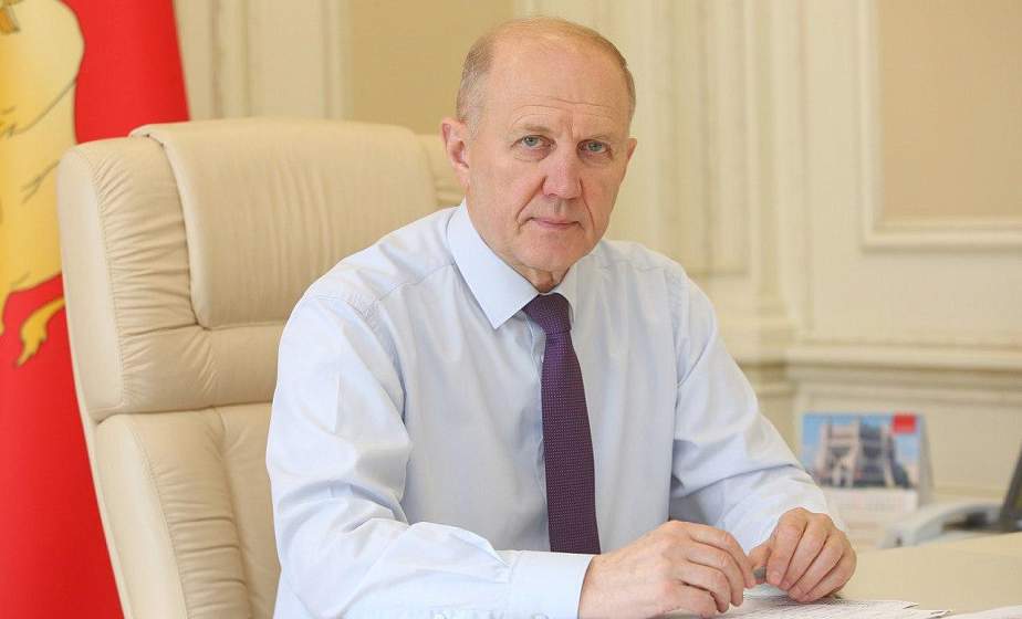 Наведение порядка на земле, соцобеспечение, трудоустройство. Прямую телефонную линию провел председатель облисполкома Владимир Кравцов 
