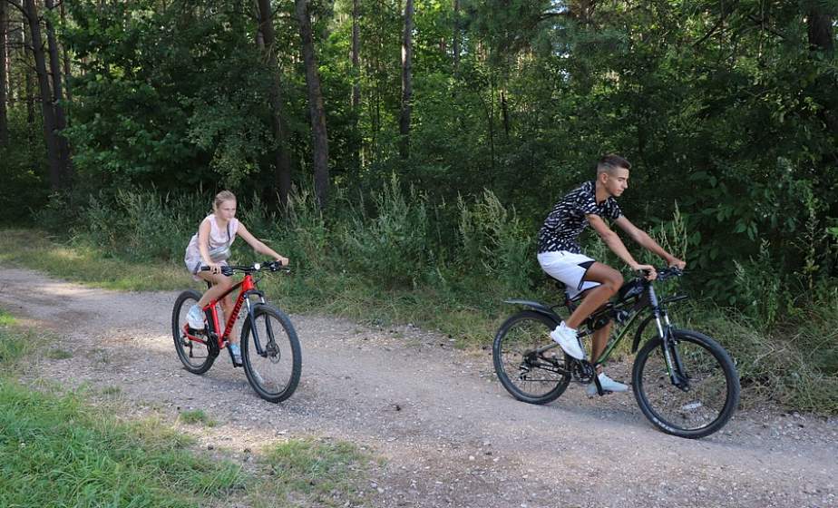 Бодро шинами шурша. В конце рабочей недели лидчане устроили велопробег