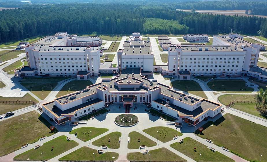 Межрегиональный медицинский центр в Островце: 382 койки, 16 отделений и профессиональные кадры