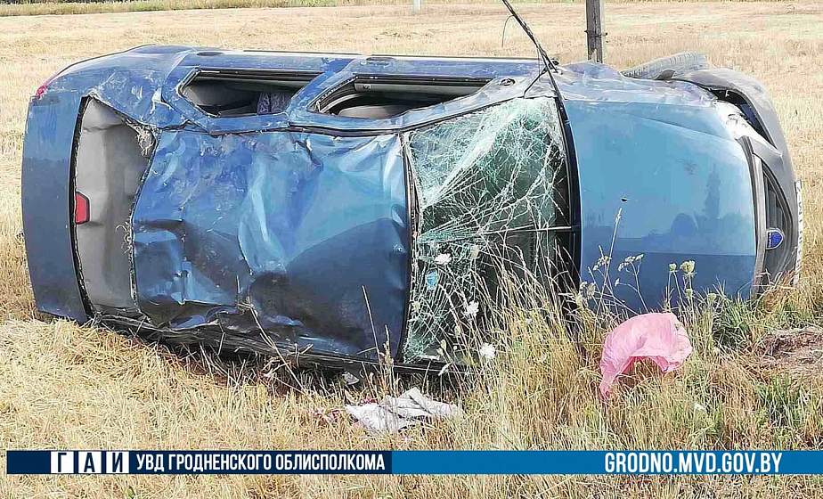 В Кореличском районе водитель легковушки не справилась с управлением и съехала в кювет