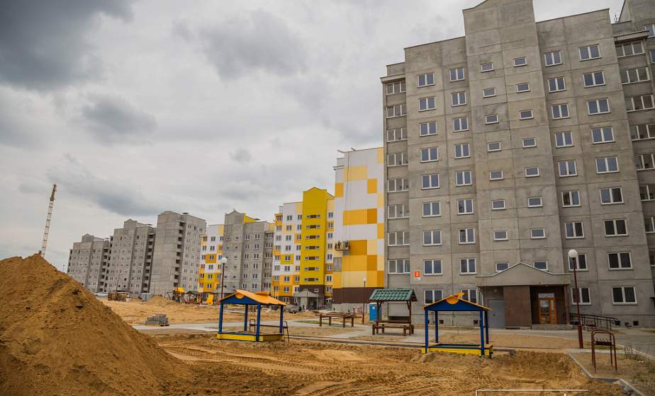 Пока строителей нет на объектах, застройщики платят кредиты 