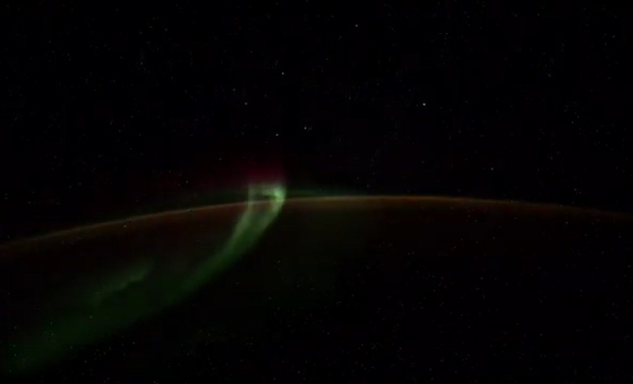 Новое видео с МКС: как из космоса выглядит полярное сияние