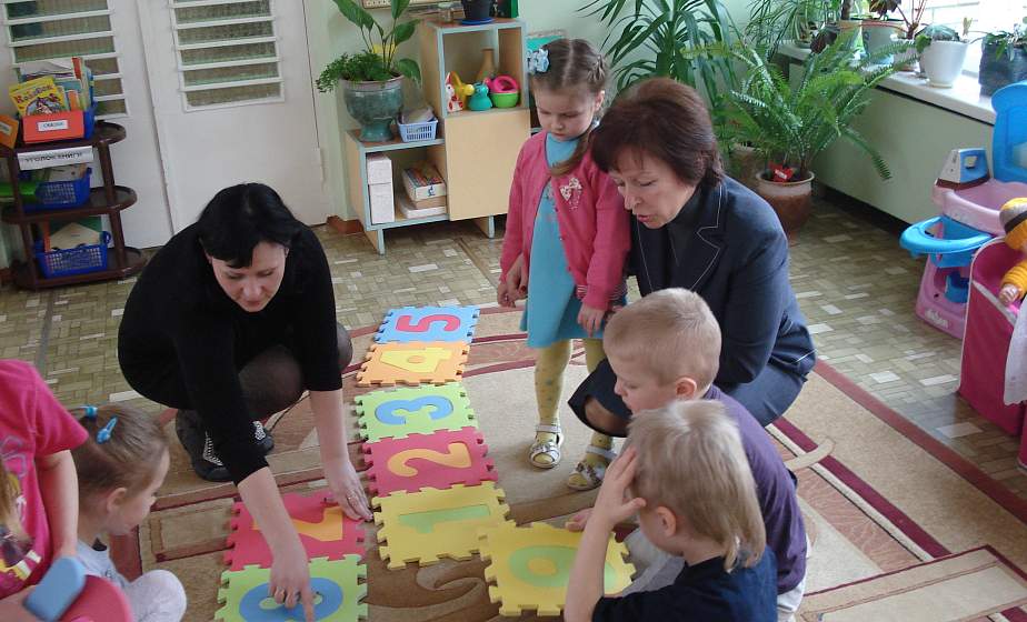 Инициатива и любовь к воспитанникам. Директор дошкольного центра развития ребенка №89 Жанна Войтеховская  удостоена звания «Отличник образования» 