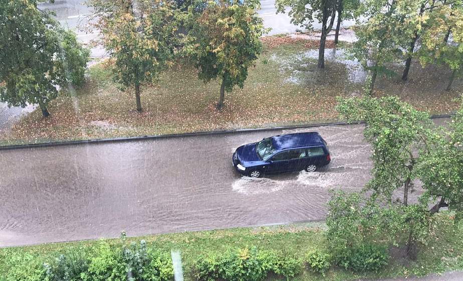 Сильный ливень затопил улицы в Гродно