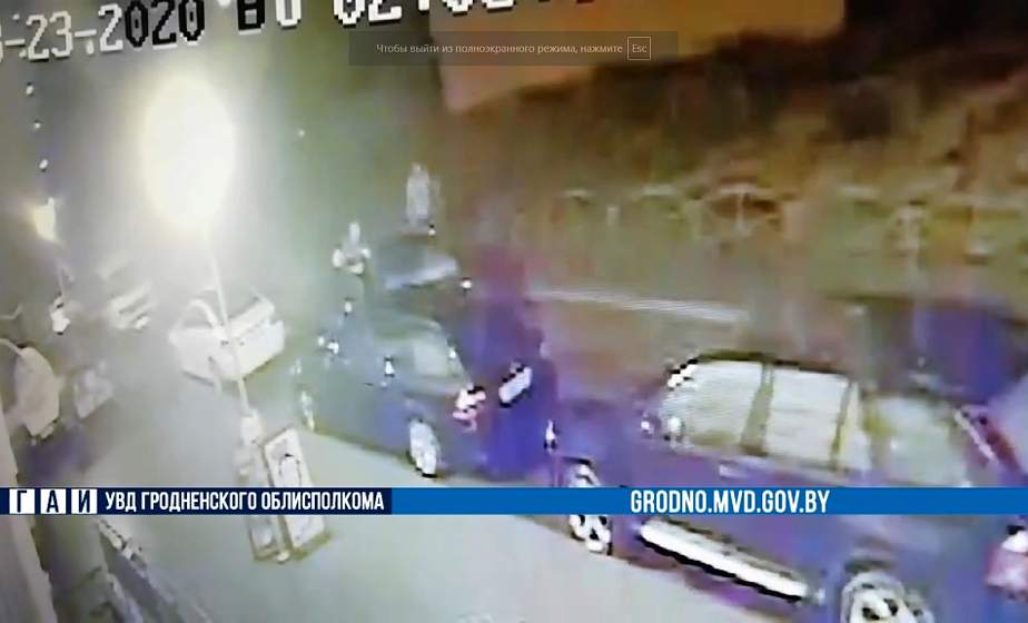 Ночью в Гродно неизвестные разбили автомобиль. ГАИ ищет очевидцев 