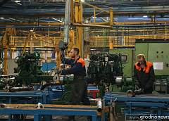 Когда люди работают, они зарабатывают деньги и для себя, и для предприятия. Любой простой – это потери