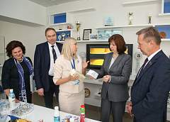 Высокотехнологичное производство и деловой настрой коллектива. Председатель Совета Республики Национального собрания Беларуси Наталья Кочанова посетила ОАО «Молочный Мир»