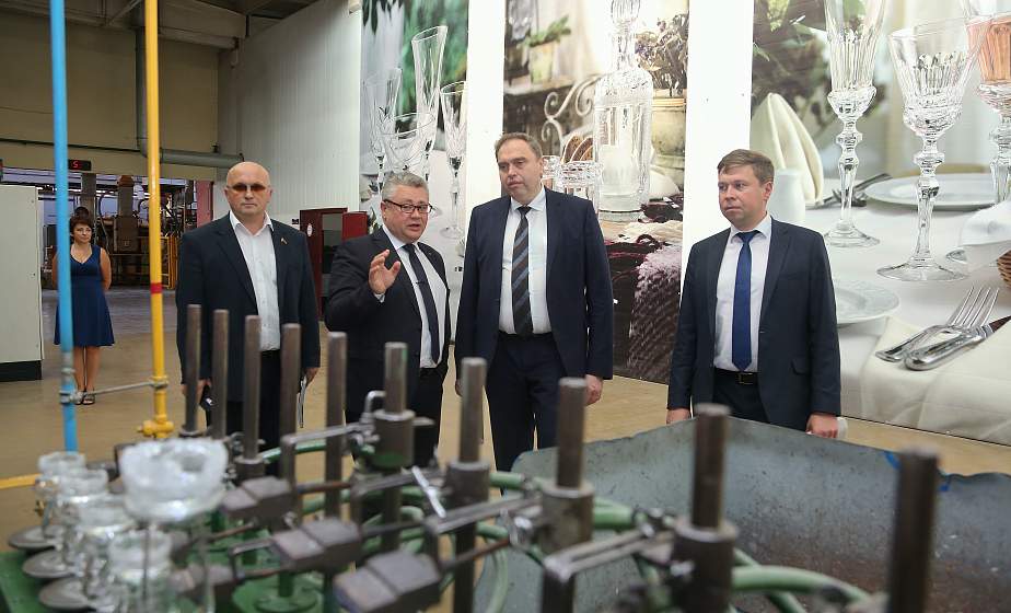 Искать точки роста, двигаться вперед. Председатель облисполкома Владимир Караник посетил с рабочим визитом Лидский район