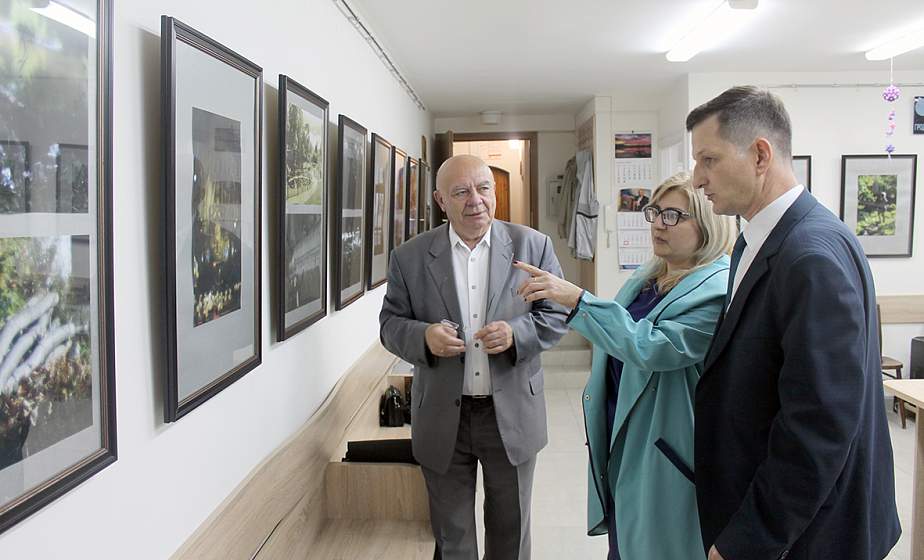 В объективе монокля. Необычная фотовыставка открылась в галерее фотоклуба «Гродно»