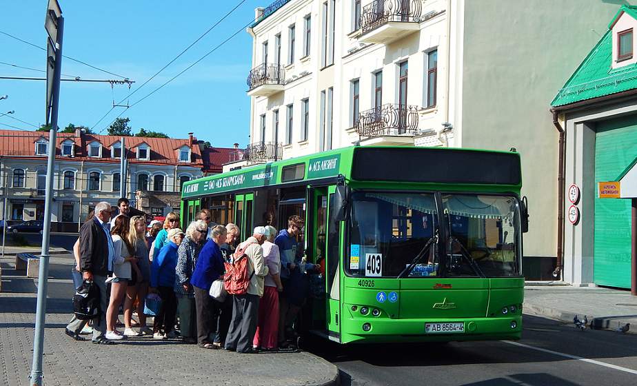 Пригородные автобусы изменили расписание. Как ехать на дачу?