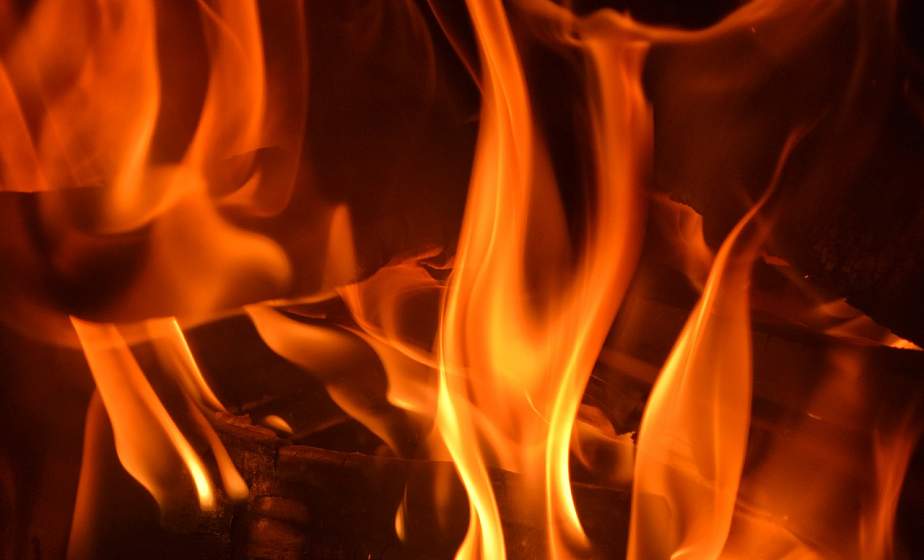 В Дятловском районе на пожаре погибли 2 человека