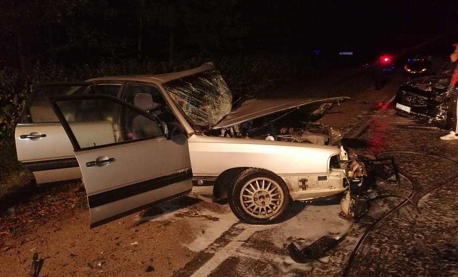 В Гродненском районе лоб в лоб столкнулись две легковушки