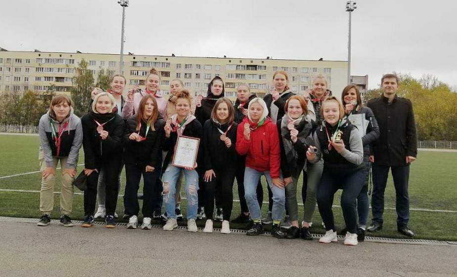 Женская сборная команда ГрГУ имени Янки Купалы по футболу стала бронзовым призером Республиканской студенческой футбольной лиги
