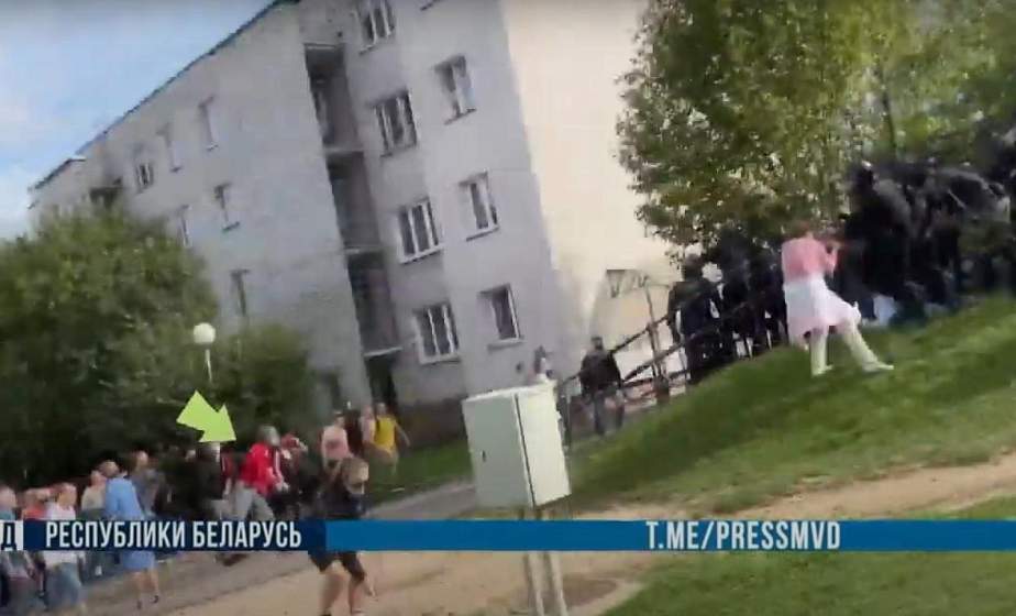 В Гродно во время несанкционированной акции школьник бросал камни в ОМОН. Возбуждено уголовное дело