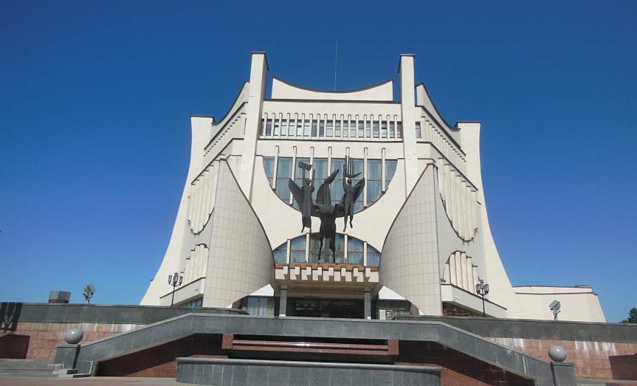 Гродненский областной драматический театр продолжает свою работу
