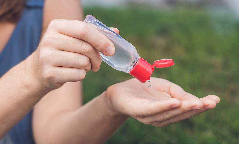 Какое время нужно обрабатывать руки  антисептиком для защиты  от коронавируса? Специальный опрос в телеграм-канале «Гродненская правда. Онлайн»