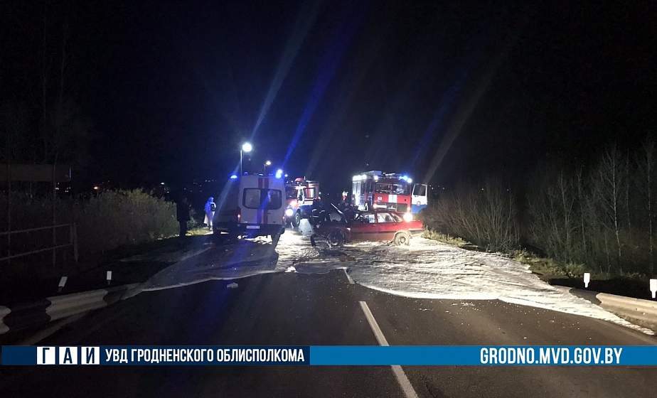 В Ошмянах водитель «Ауди» выехал на встречку и столкнулся с машиной «скорой помощи»