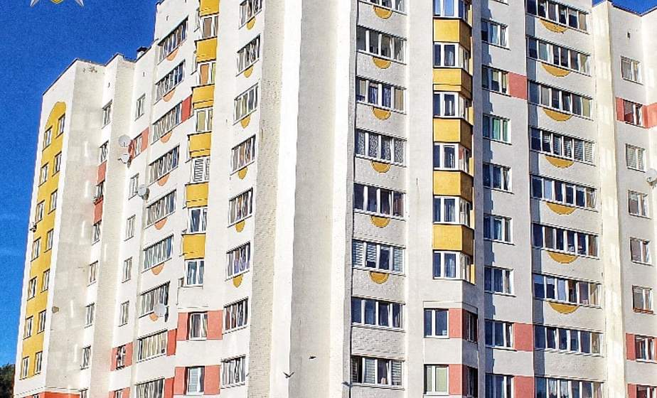В Гродно 5-летний ребенок выпал из окна второго этажа