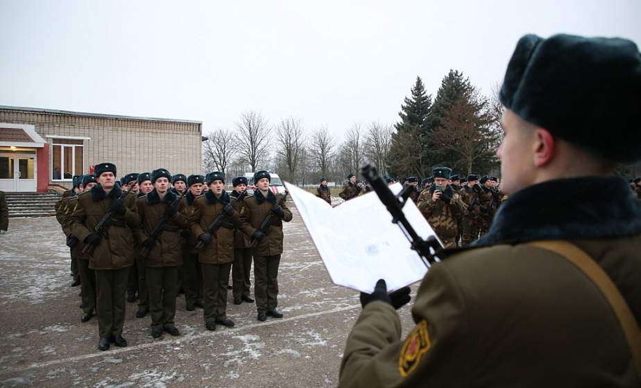 «Служу Республике Беларусь!». В Гродно военнослужащие приняли присягу (+видео)