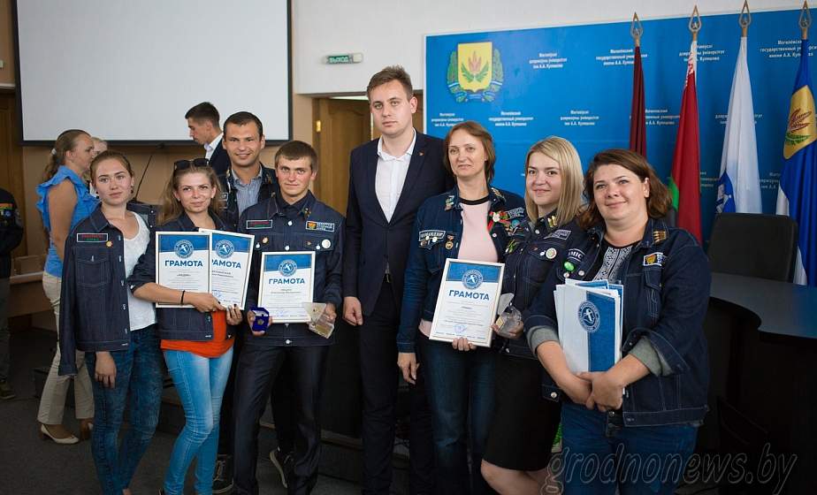 Гродненские студенты лучше других в стране выращивают хлеб и помогают больным людям