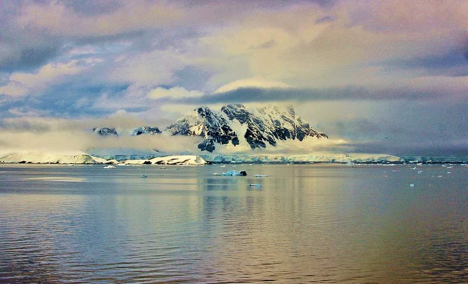 Антарктида лишилась статуса свободного от COVID-19 материка