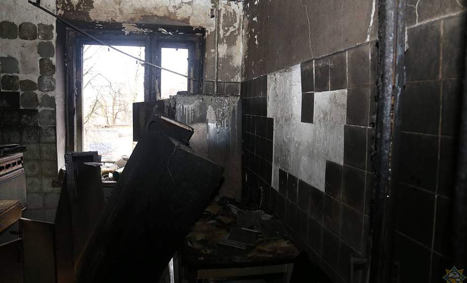 В Гродно на пожаре спасен мужчина. Пятерых жильцов эвакуировали