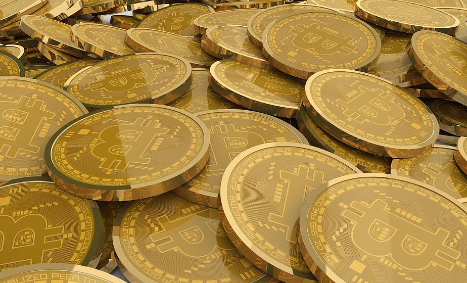 Стоимость биткоина впервые превысила отметку в $38 000