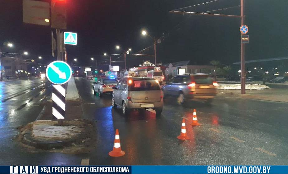 ДТП в центре Гродно. На пешеходном переходе сбили девушку