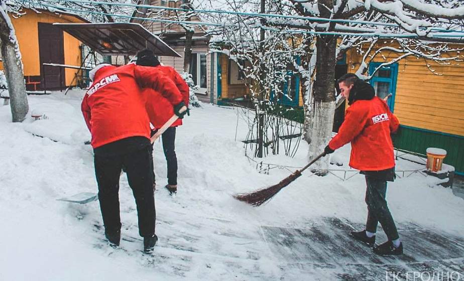 Освободить дорожки от снега, расчистить стоянки и даже  противостоять циклону «Ларс».  Областной челлендж «Уберем снег вместе»  набирает обороты 