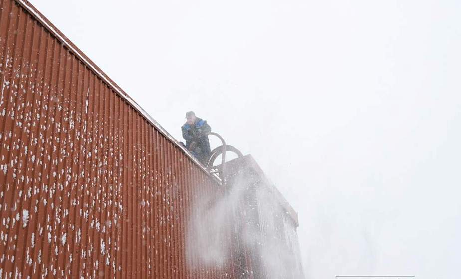 У Ленінскім районе ад снегу ачысцілі больш за 500 дахаў