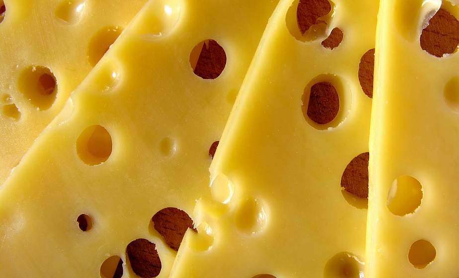 Полезным и вкусным он бывает даже тогда, когда его аромат невыносим. Рассказываем о сыре