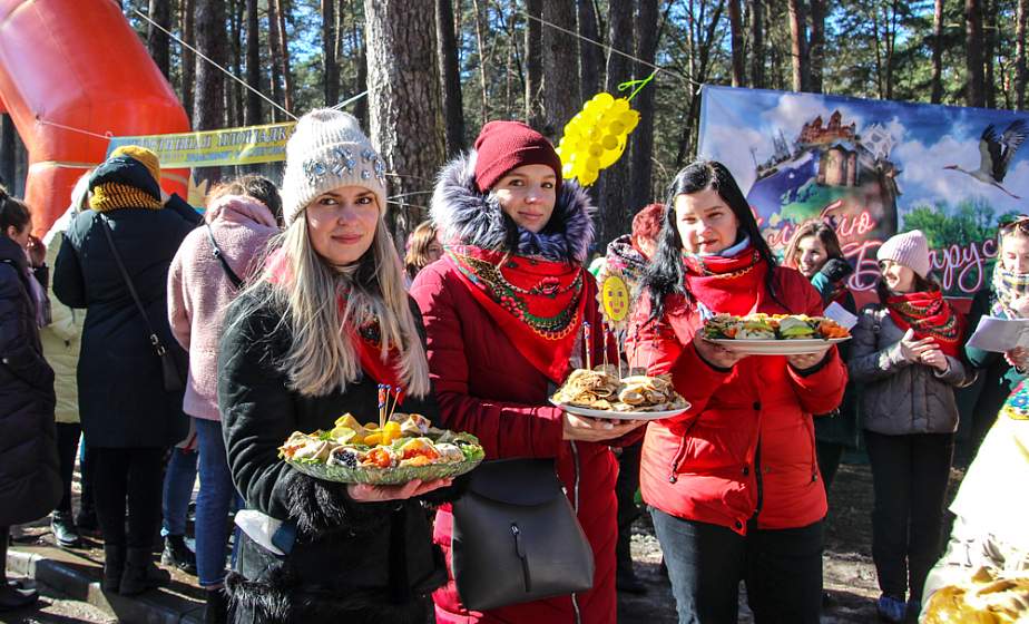 Молочные реки и блинные берега. В Гродно встретили Масленицу