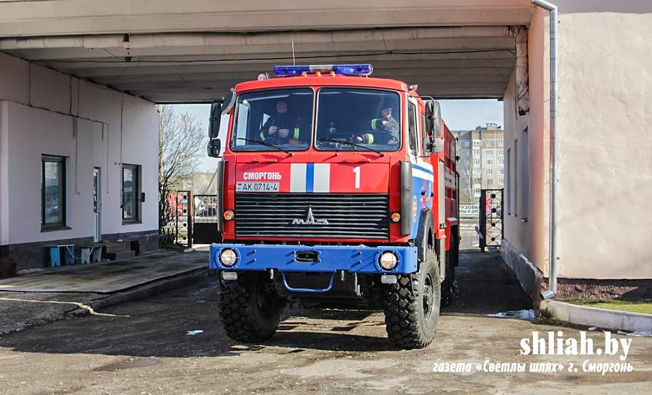В Сморгони потушили "горевший" хлебозавод