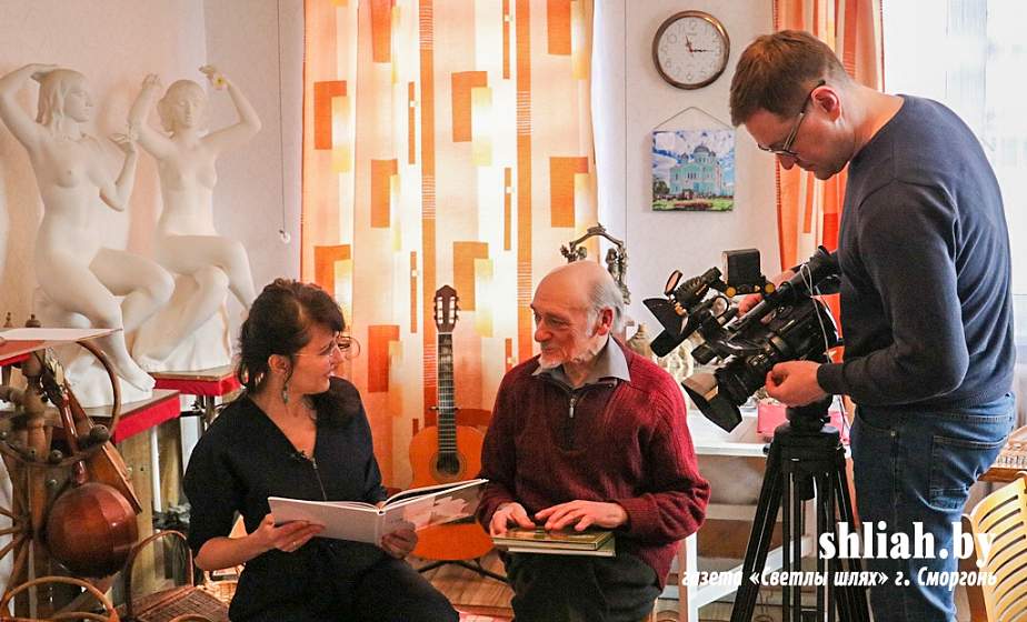 У тэлеаб’ектыве – Уладзімір Церабун. У Смаргоні, на малой радзіме, здымалася праграма да юбілею гродзенскага скульптара