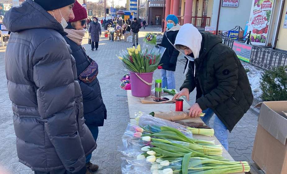 Тюльпаны, горная роза и примула: где в Гродно купить букет к 8 Марта и сколько стоят цветы?