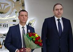 «Награда для всего коллектива». Главному механику Гродненской табачной фабрики Дмитрию Станкевичу вручили медаль «За трудовые заслуги»