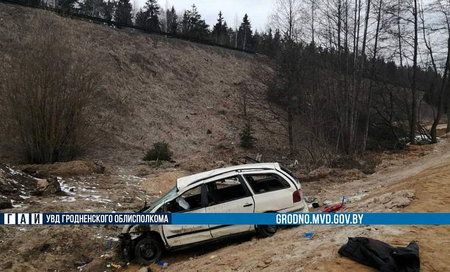 ДТП в Сморгонском районе. Водитель на прямой дороге не справился с управлением и съехал в кювет 