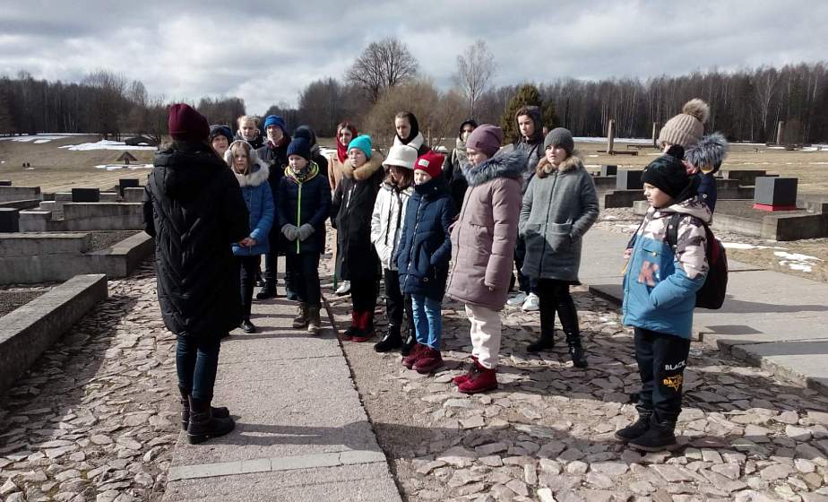"Мы живы, пока жива память". Школьники Дятлово посетили мемориальный комплекс  "Хатынь"