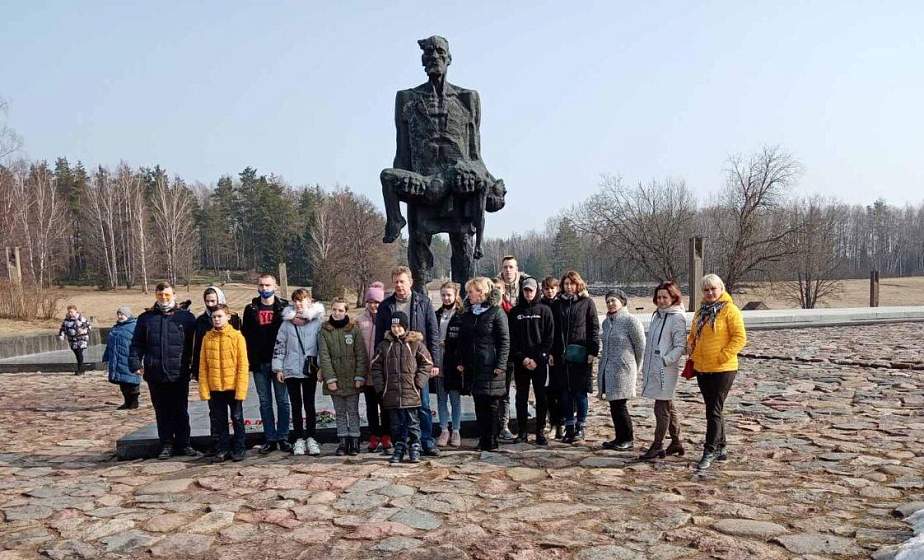 Адчуць сувязь часоў і дакрануцца да гісторыі. Як вучні Навагрудскай спецшколы-інтэрната адправіліся ў падарожжа