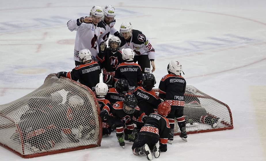 Хоккеисты «Немана» провели «Матч-закрытие» сезона 