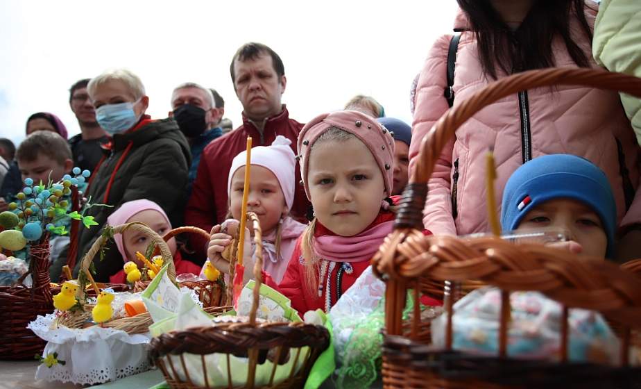 Пышные куличи, крашеные яйца и нарядные корзинки. Православные верующие готовятся к празднованию Пасхи