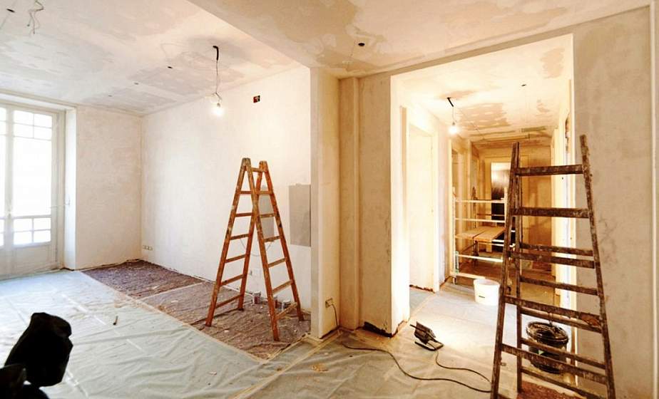 Забирал деньги себе. В Гродно мастер, который ремонтировал квартиру, возвращал в магазин стройматериалы