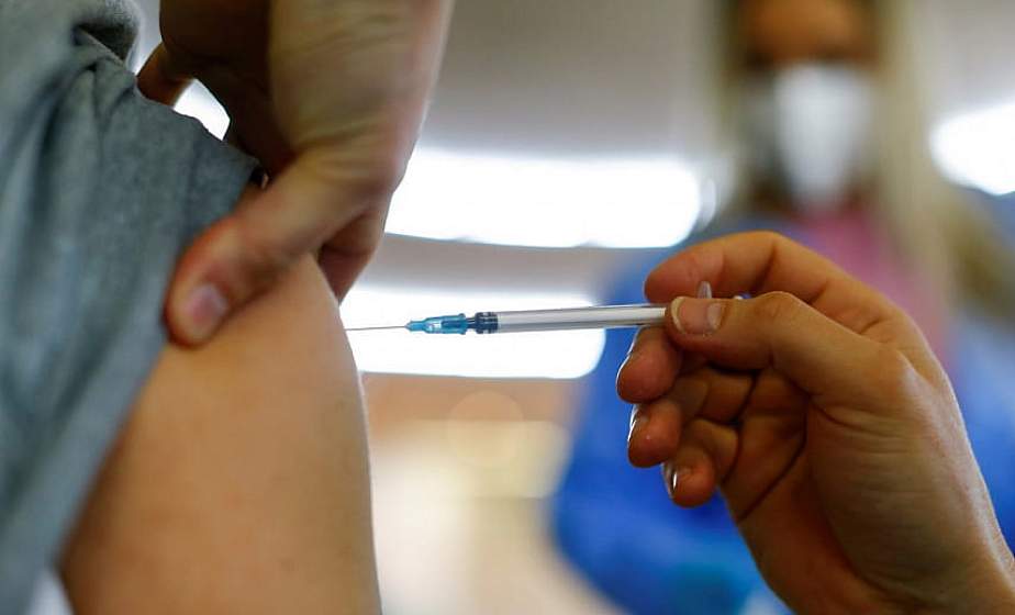 В Японии 39 человек умерли после прививок Pfizer и BioNTech