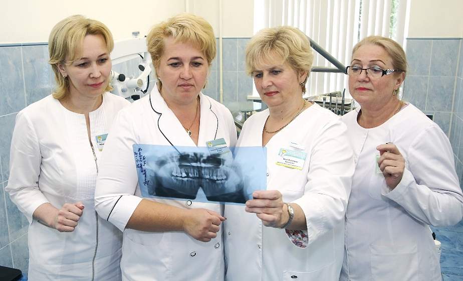 Гродненская стоматология: зуб под микроскопом, с компониром и в 3D-модели. Рассказываем о стоматологической службе области