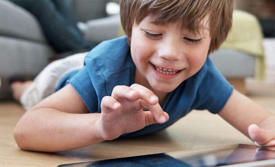 Ни дня без гаджета: почти семь из десяти детей в Беларуси не могут обойтись без смартфона